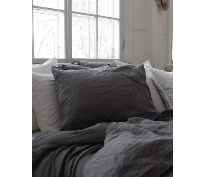 Kainby1925 Heavenlinen tyynyliina tummanharmaa dynvar morkgra kuva