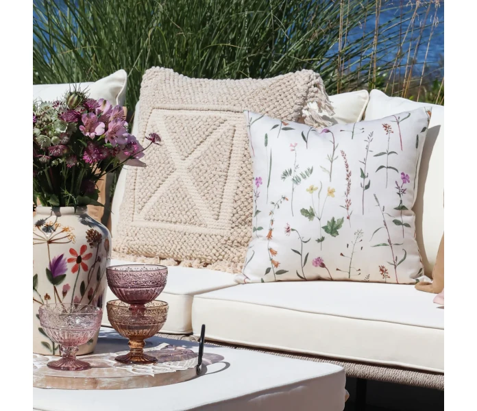 16105101 chic antique kukka kukkakuvioinen kukallinen tyynynpaallinen  1 kuva