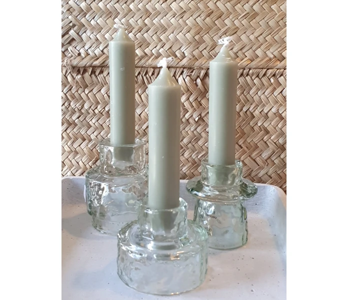 bloomingville pieni matala lasinen kynttilanjalka lasia vihrea 4 kuva