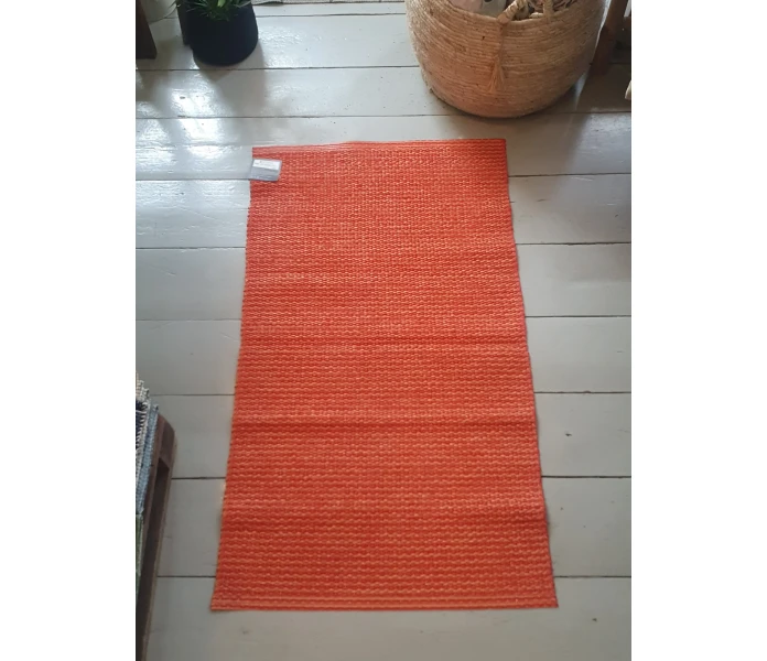 pappelina odd rare mono pale orange coral red muovimatto sisakayttoon ulkokayttoon oranssi oranssin punainen 60 x 110 cm kuva