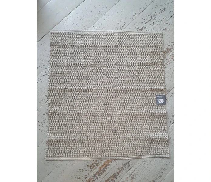 pappelina odd rare mono dark linen muovimatto sisakayttoon ulkokayttoon pellavan harmaa 85 x 90 cm kuva