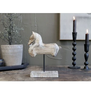 Chic Antique puinen hevonen jalustalla kuva