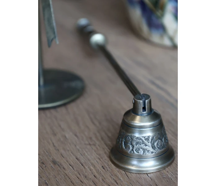 52094213 chic antique kynttilansammutin 2 kuva