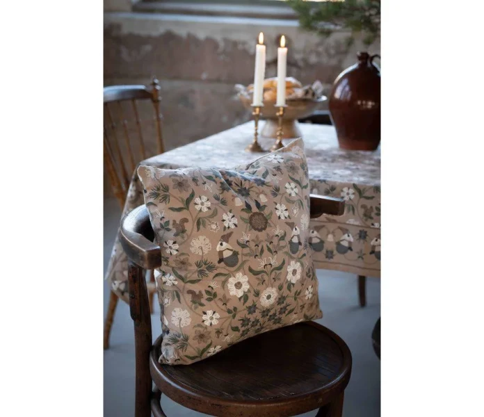 250342 222 40 fondaco julefrid vihrea kuviollinen poytaliina 145 x 250 cm 2 kuva