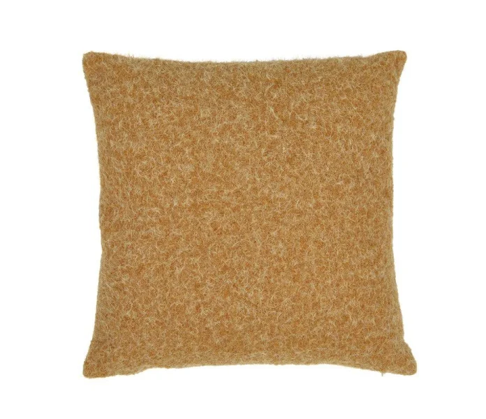 250328 444 23 fondaco olle sahrami keltainen tyynynpaallinen kuva