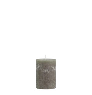 Chic Antique pöytäkynttilä oliivinvihreä 10cm / 40h kuva