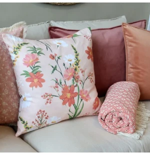 Chic Antique tyynynpäällinen kukkakuviolla 50 x 50 cm kuva