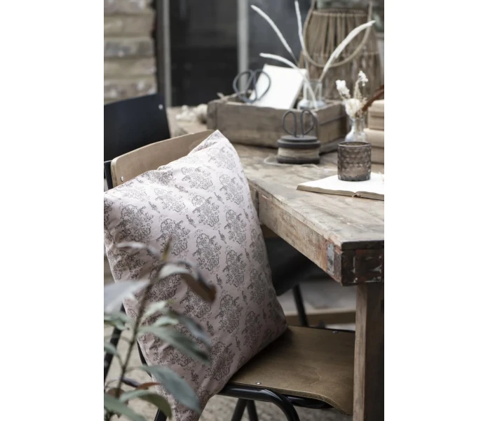 1955 07 ib laursen tyynynpaallinen kuviollinen roosa harmaa 50 x 50 cm 3 kuva