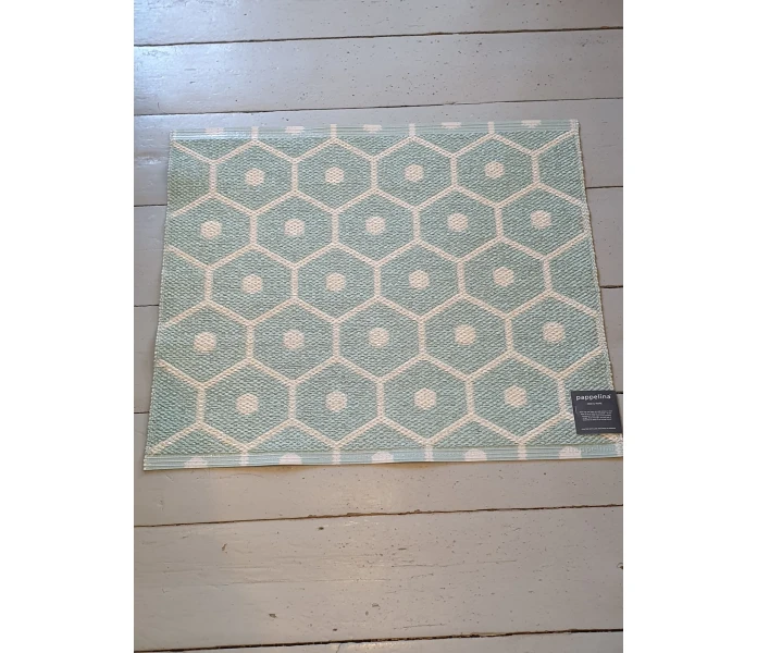pappelina odd rare honey pale turquoise vanilla muovimatto sisamatto ulkomatto ulkokayttoon ovimatto vaalea turkoosi sininen vanilja valkoinen 70 x 60 cm 2 kuva