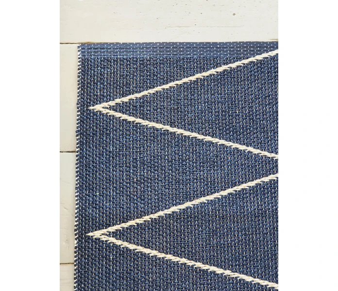 pappelina odd rare max dark blue vanilla muovimatto sisamatto ulkomatto ulkokayttoon ovimatto sininen vanilja valkoinen 70 x 60 cm 2 kuva