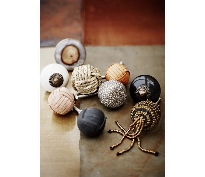 madam stoltz nuppeja knoppar jute juutti kuva