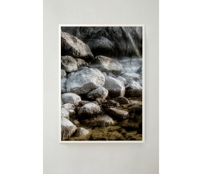 art by storefactory white stones kivia meren rannassa juliste posteri printti poster fotokonst stenar i havet 30 x 40 cm 2 kuva