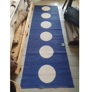 Pappelina Odd & Rare Vera denim / vanilla 70 x 225 cm kuva