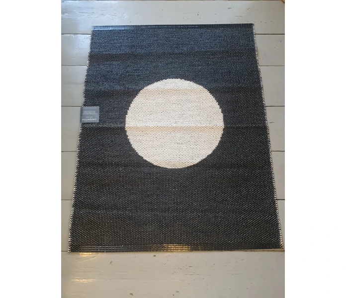 pappelina vera muovimatto pallomatto musta valkoinen vanilja 70 x 100 cm kuva