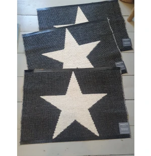 Pappelina Odd & Rare Viggo small one black 70 x 50 cm kuva