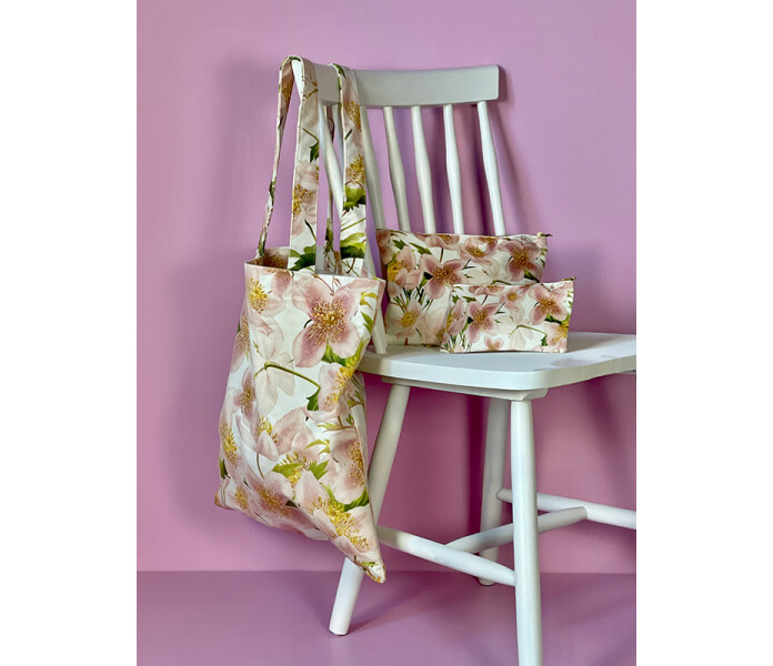 tote7c Vanilla fly apple blossom sametti kassi vaska sammet kukallinen blommig vaaleanpunainen rosa 2 kuva