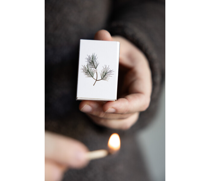 999143 Storefactory grankvist havunoksa barrkvist tulitikkurasia tandstickask kuva