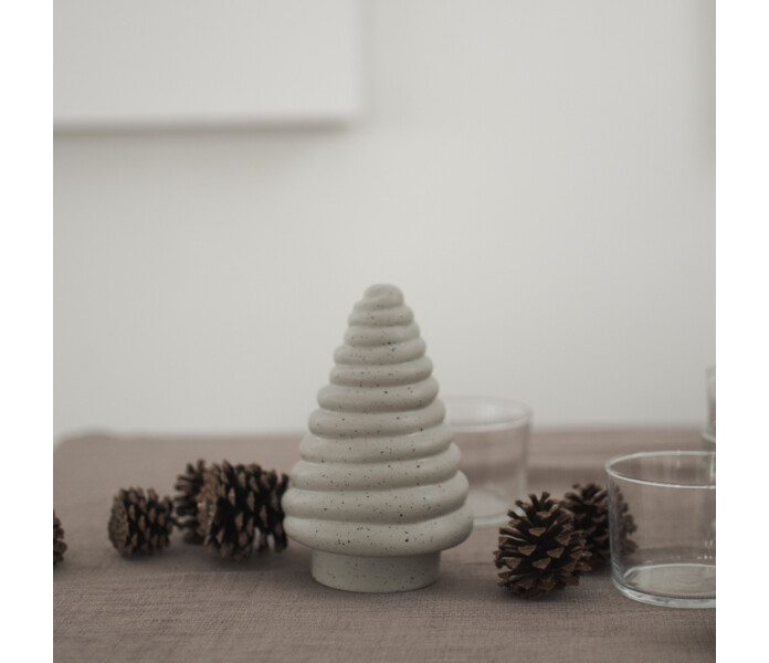 20220901md dbkd curl tree mole dot kuusi koriste gran dekoration kuva