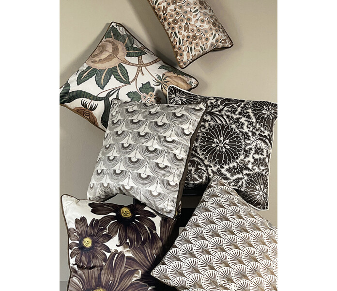 LA130 Vanilla Fly petit brown tyynynpaallinen kuddfodral ruskea roosa brun rosa 8 kuva