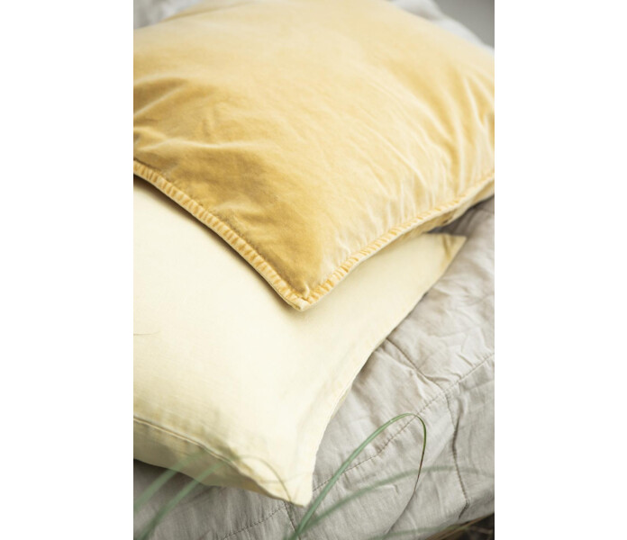 6203 05 ib laursen pellava tyynynpaallinen keltainen vaaleankeltainen ljusgul gul kuddfodral linne 50 x 50 cm 3 kuva