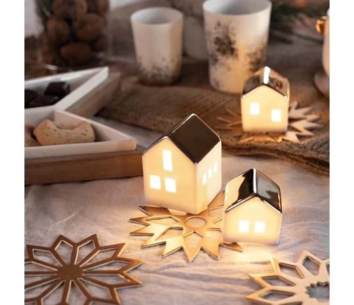 89807 rader pieni talo ledvaloilla 3 kuva