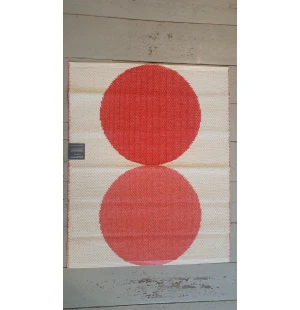 Pappelina Odd & Rare Otto berry 70 x 90 cm kuva