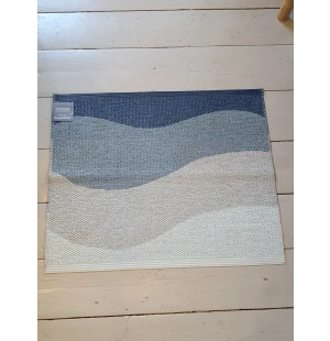 Pappelina Odd & Rare Urvi water 70 x 60 cm kuva