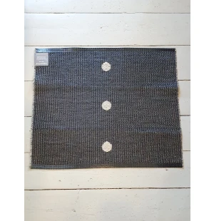Pappelina Odd & Rare Peg black / linen 70 x 60 cm kuva