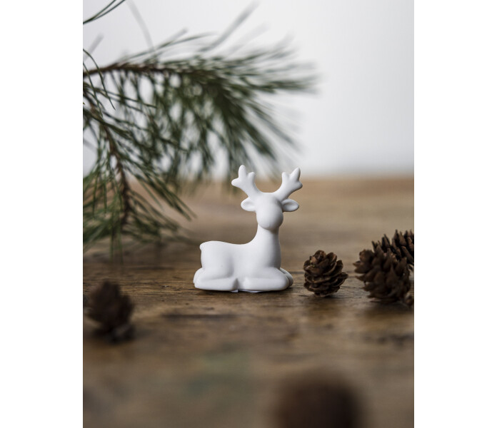 915172 STEN storefactory valkoinen makaava poro koriste vit liggande ren dekoration kuva