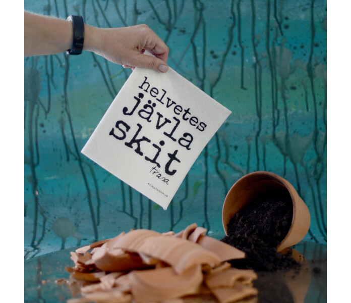 erika tubbin tiskiratti tekstilla helvetes javla skit skittrasa kuva