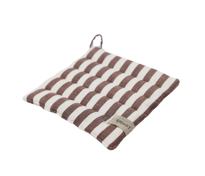 ernst raidallinen patalappu punainen valkoinen kuva