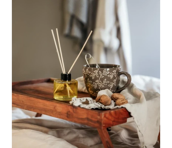 klinta huonetuoksu tuoksutikut joulutuoksu jouluinen tuoksu appelsiini neilikka mausteneilikka kuva